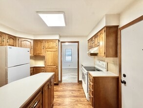 2041 Gorton St in Beloit, WI - Building Photo - Building Photo