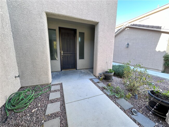 5427 Wesleyan Ct in Las Vegas, NV - Building Photo - Building Photo