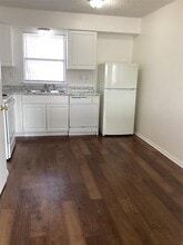 300 S State Hwy 78 in Farmersville, TX - Foto de edificio - Building Photo