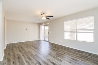 4758 W Wahalla Ln in Glendale, AZ - Building Photo - Building Photo