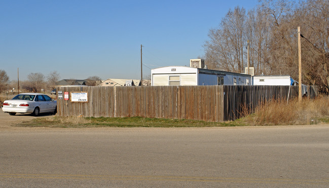 Triangle MHP in Eagle, ID - Foto de edificio - Building Photo