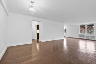 67-41 Burns St in Queens, NY - Building Photo - Building Photo