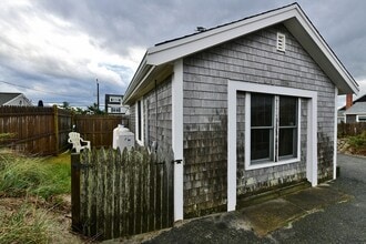 197 N Shore Blvd in Sandwich, MA - Building Photo - Building Photo