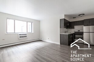 6011 N Winthrop Ave, Unit 207 in Chicago, IL - Building Photo