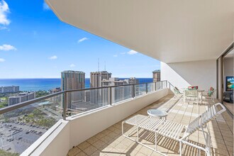 1910 Ala Moana Blvd, Unit #37C in Honolulu, HI - Foto de edificio - Building Photo