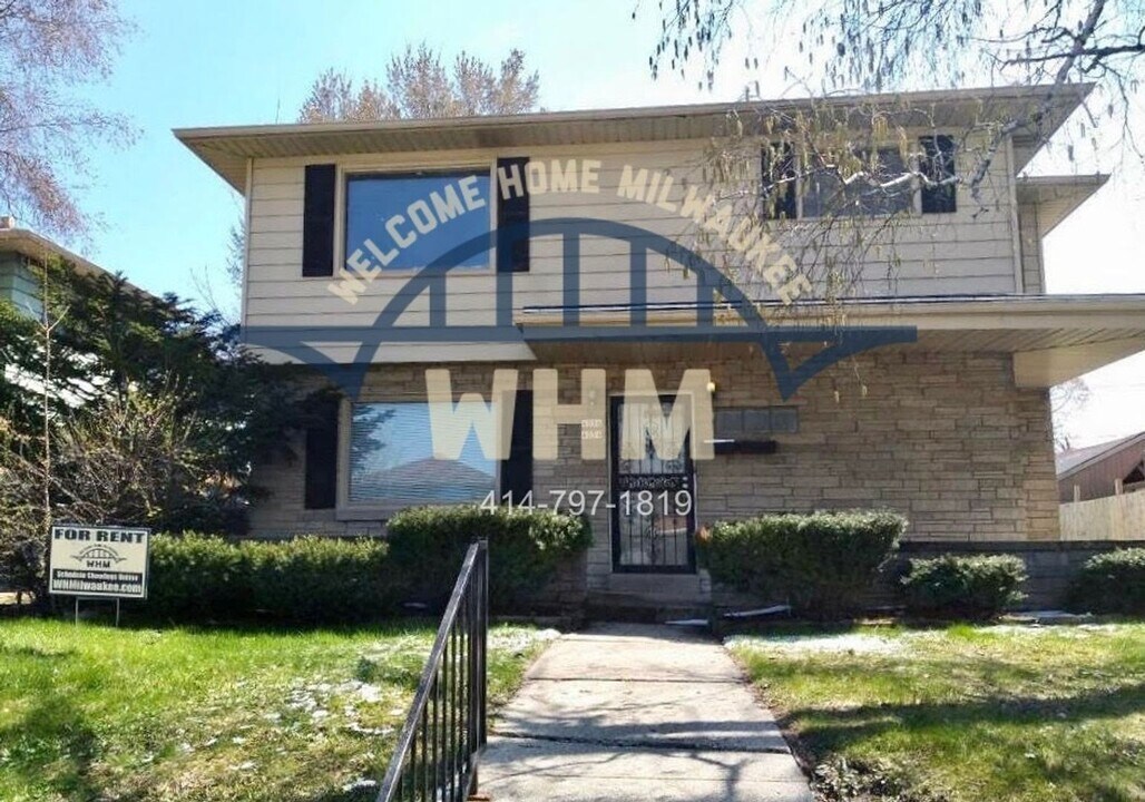 4054 N 68th St in Milwaukee, WI - Building Photo