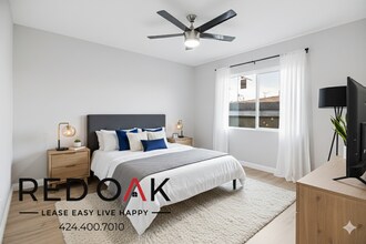 8011 S Western Ave, Unit 6 in Los Angeles, CA - Building Photo - Building Photo