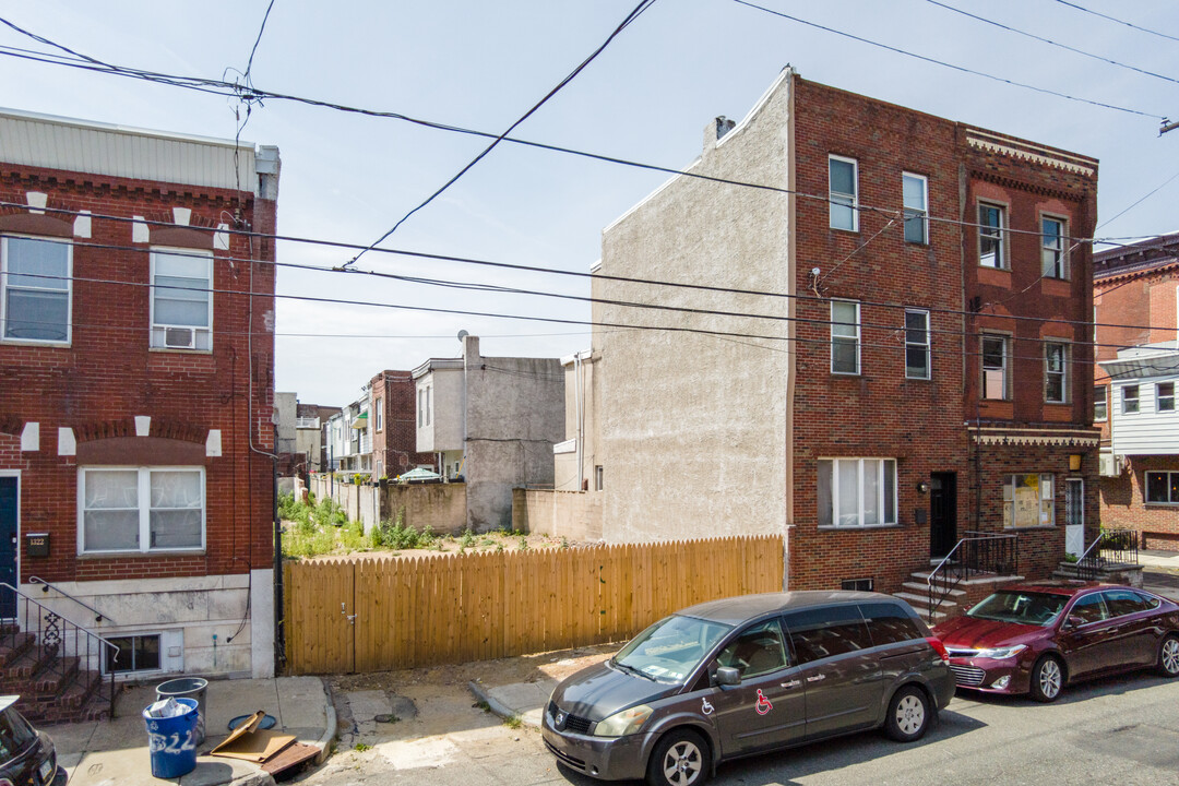 1324 Mifflin St in Philadelphia, PA - Building Photo