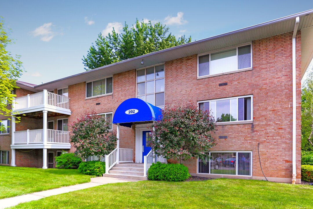 1600 Elmwood Apartments in Rochester, NY - Foto de edificio