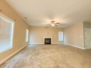 1804 Shady Knoll Ln in Fayetteville, NC - Building Photo - Building Photo