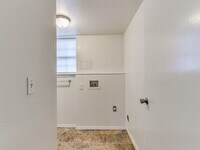 420 W Daws St photo'