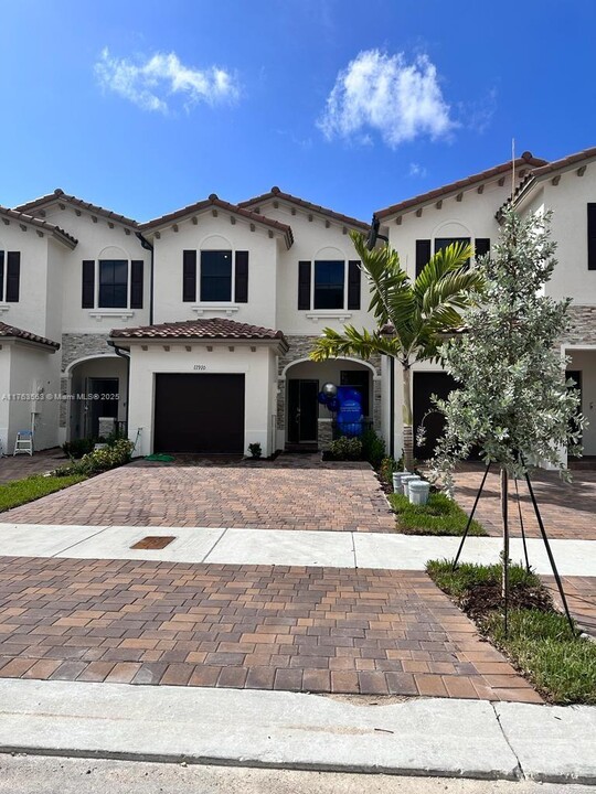 11910 SW 247th Ter in Homestead, FL - Building Photo