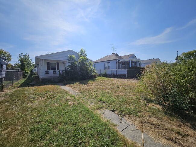 property at 1837 E Legrande Ave