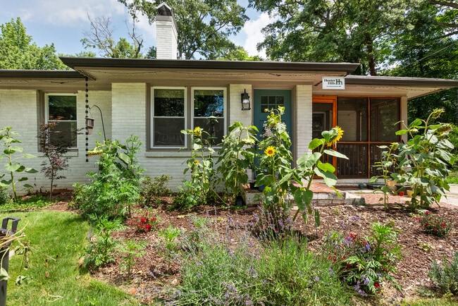 1311 Bernard St NW in Atlanta, GA - Building Photo - Building Photo