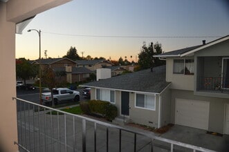 84 Kim Louise Dr, Unit 3 in Campbell, CA - Foto de edificio - Building Photo