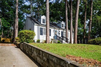 108 Crescent Ave in Fayetteville, NC - Building Photo - Building Photo