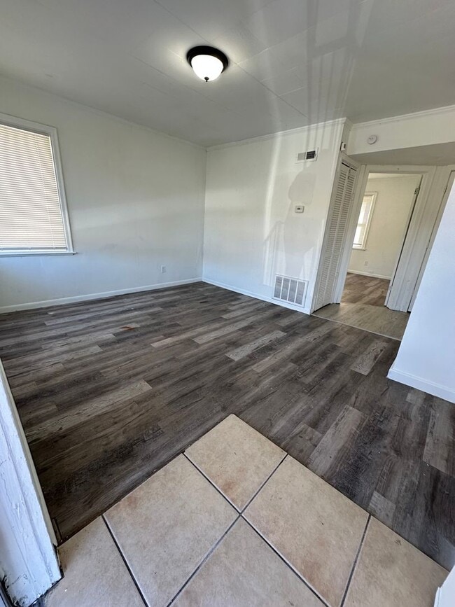 5023 E Linwood Blvd in Kansas City, MO - Building Photo - Building Photo