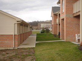 Eden Court Condominiums in Hamilton, OH - Foto de edificio - Building Photo