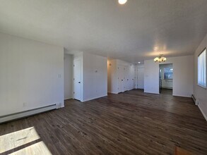 1300 Iris St in Los Alamos, NM - Building Photo - Building Photo