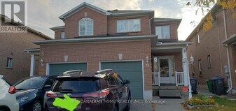 33 Baha Crescent in Brampton, ON - Building Photo