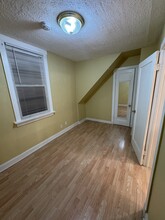 4143 W Roscoe St, Unit Apartment #2 in Chicago, IL - Building Photo - Building Photo