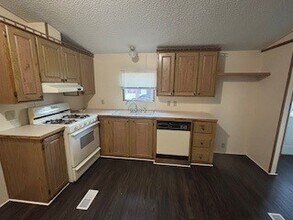 831 N Pontiac Trail in Walled Lake, MI - Building Photo - Building Photo