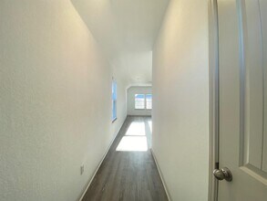 211 Sweetwater Crk Ln in Hutto, TX - Building Photo - Building Photo