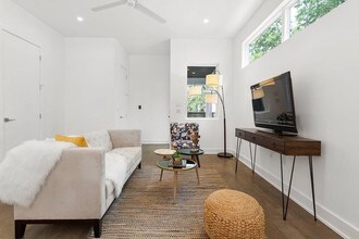 1131 Brookswood Ave in Austin, TX - Building Photo - Building Photo