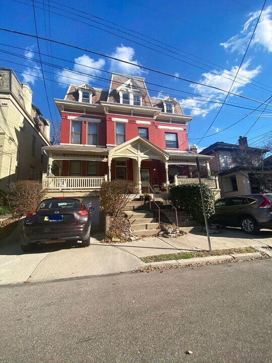 2412-2414 Salutaris Ave in Cincinnati, OH - Building Photo