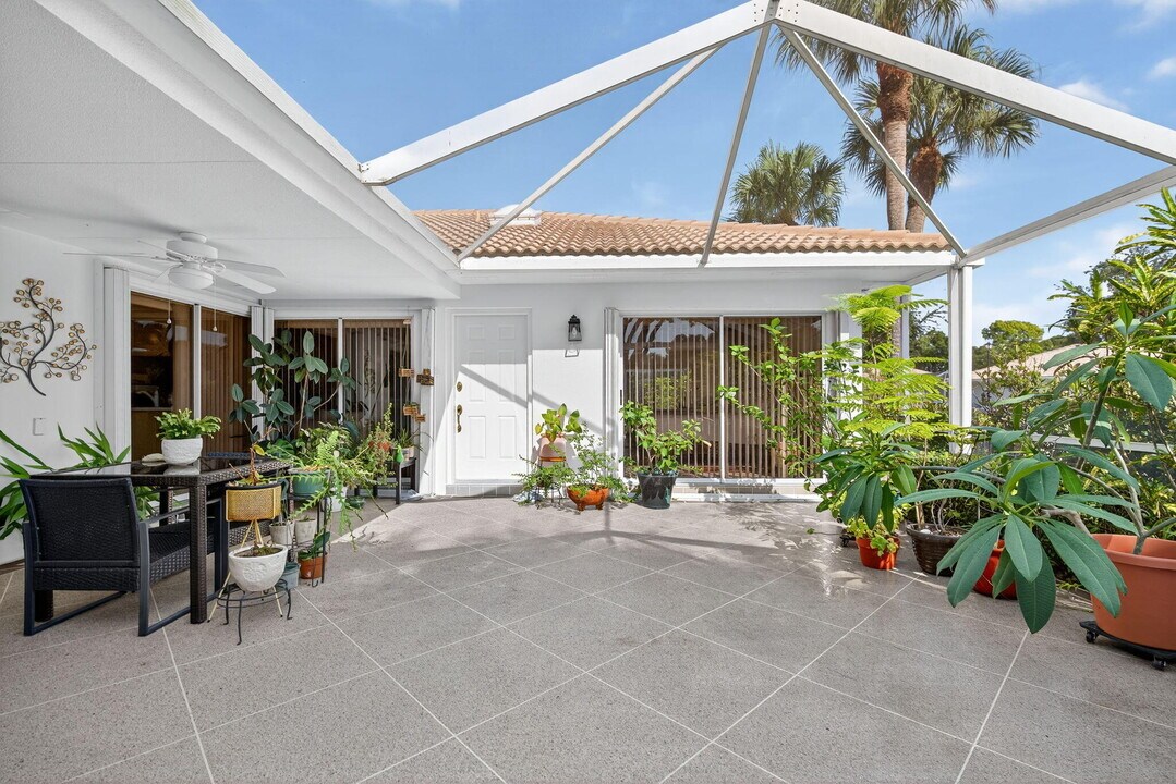 502 Silverleaf Oak Ct in Palm Beach Gardens, FL - Building Photo