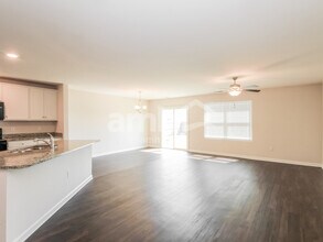 7104 Brittany Pointer Ct in Wilmington, NC - Foto de edificio - Building Photo