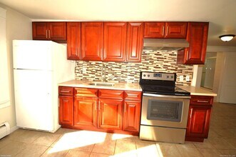 23 Railroad Ave in Farmington, CT - Building Photo - Building Photo