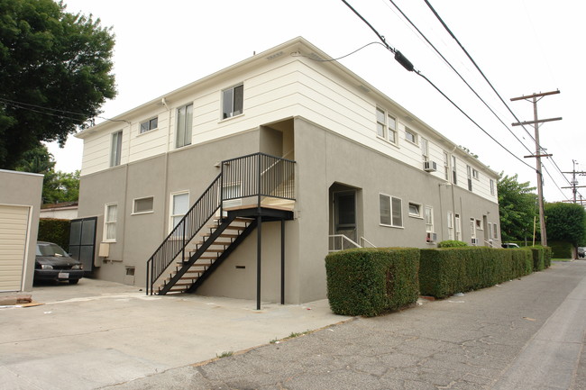 4220 Ventura Canyon Ave in Sherman Oaks, CA - Building Photo - Building Photo