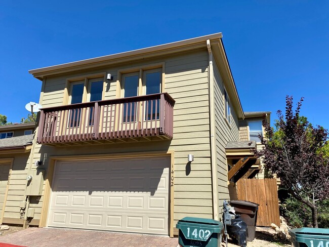 property at 1402 E Scarlet Dr