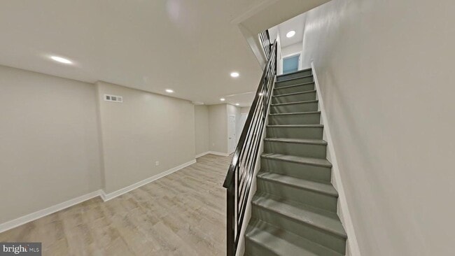 property at 1939 N Myrtlewood St