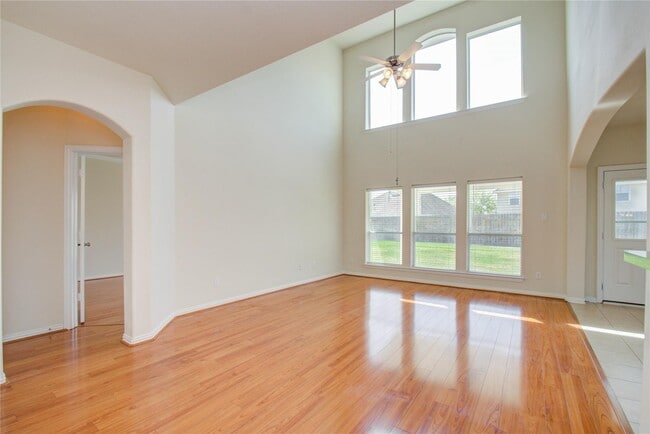 114 Northbay Ct in Dickinson, TX - Building Photo - Building Photo