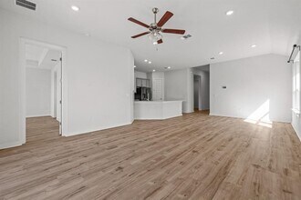 1120 Bear Track Loop in Georgetown, TX - Building Photo - Building Photo