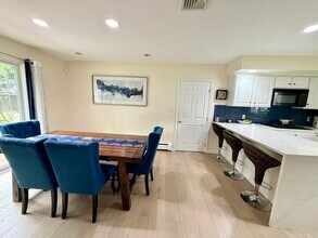 16 Avery Path in Newton, MA - Building Photo - Building Photo