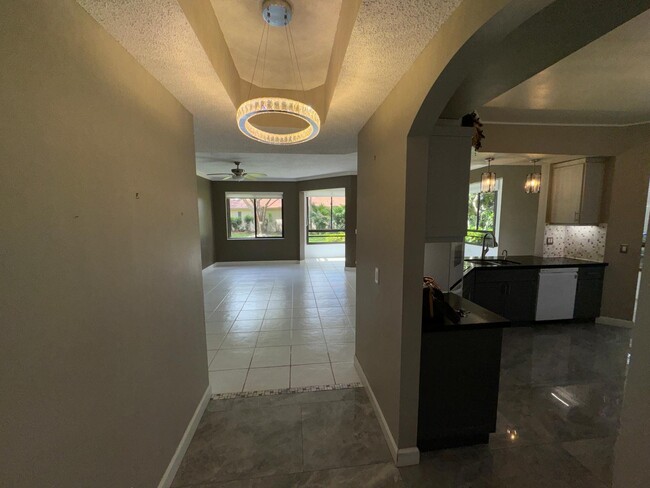 7546 La Paz Blvd in Boca Raton, FL - Building Photo - Building Photo