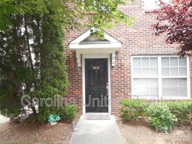 2421 Ryerson Ct in Charlotte, NC - Building Photo