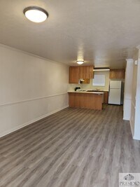 1514 S 175 E St photo'