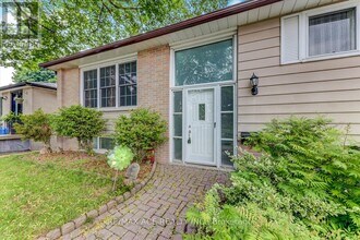 206 Mason Dr in Whitby, ON - Building Photo - Building Photo