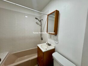 43 Warner St, Unit 1 in Medford, MA - Building Photo - Building Photo