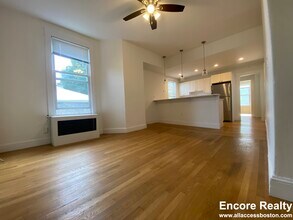 38 Newton St, Unit 38-2 in Boston, MA - Building Photo - Building Photo