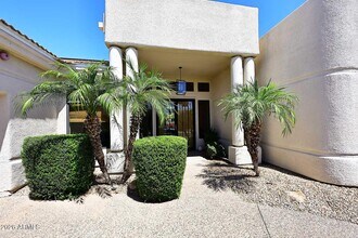 8334 E Jenan Dr in Scottsdale, AZ - Building Photo - Building Photo