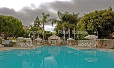 7223 Camino Degrazia in San Diego, CA - Building Photo - Building Photo