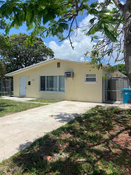 417 NE 2nd St in Boynton Beach, FL - Building Photo