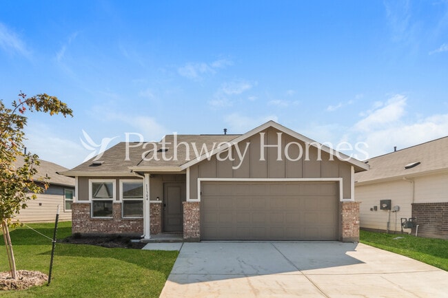 11304 Rodeo Dr in Providence Village, TX - Foto de edificio - Building Photo