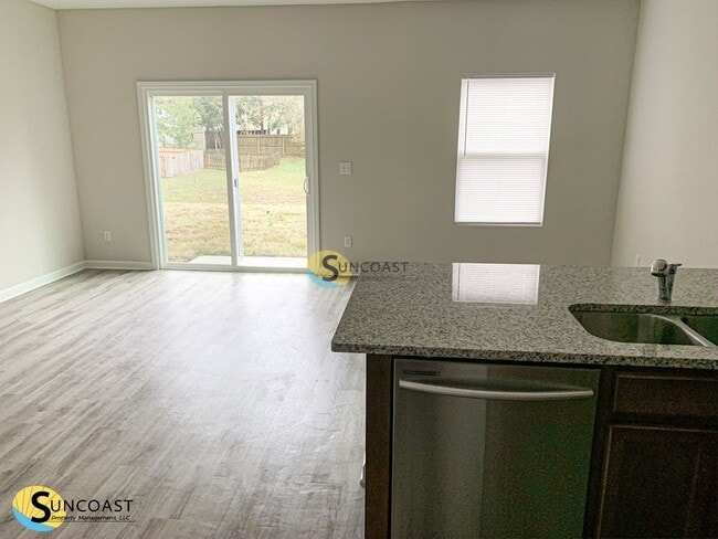 7622 Rain Forest Dr N in Jacksonville, FL - Building Photo - Building Photo