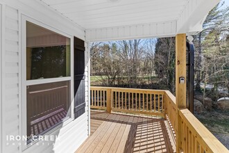68 Spencer St in Clyde, NC - Foto de edificio - Building Photo